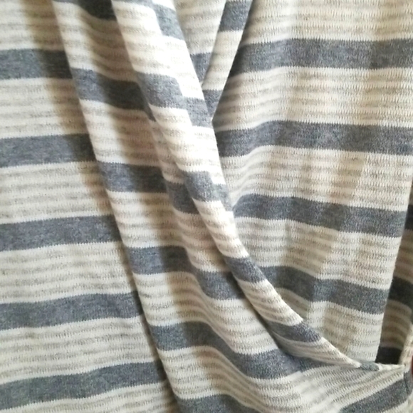 LOFT Outlets Petite Sweater - Size MP - Picture 3 of 11